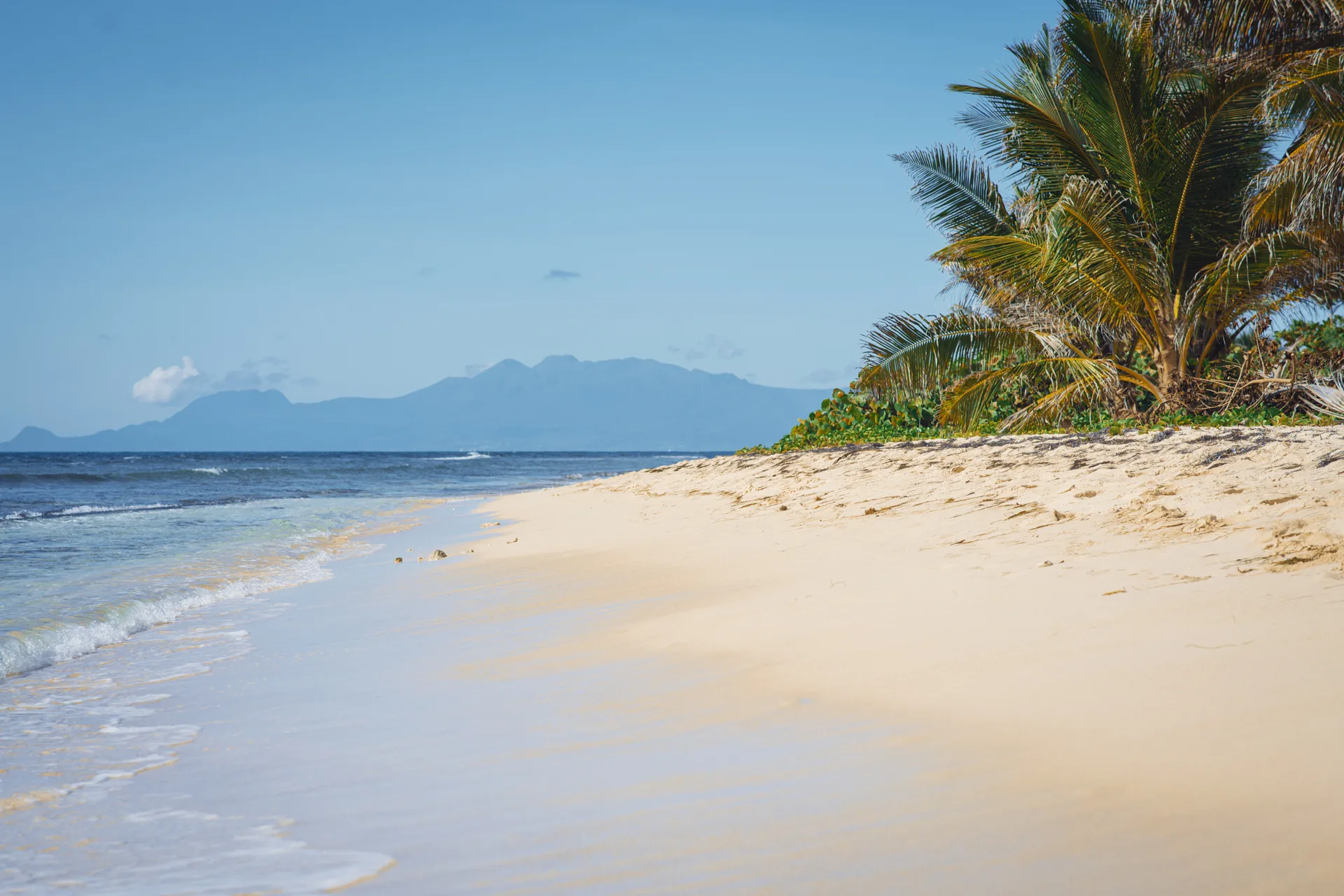 Plage paisible de Guadeloupe