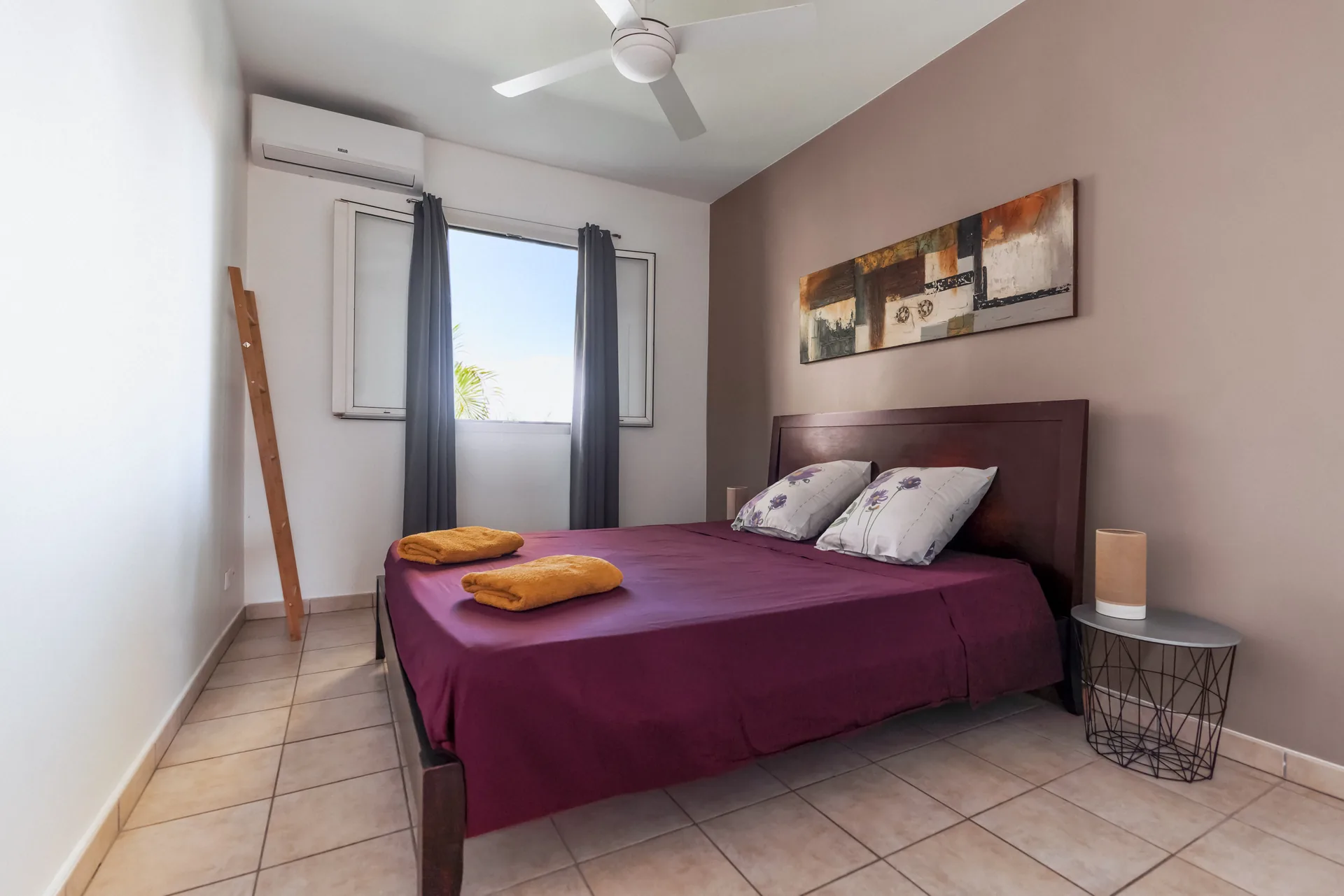 Chambre avec lit double